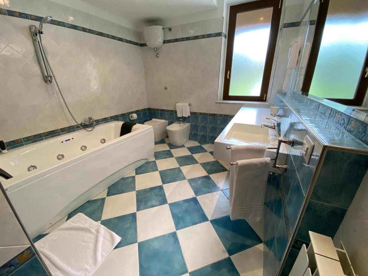 Il Villino Agriturismo B&B Belforte del Chienti Exterior photo