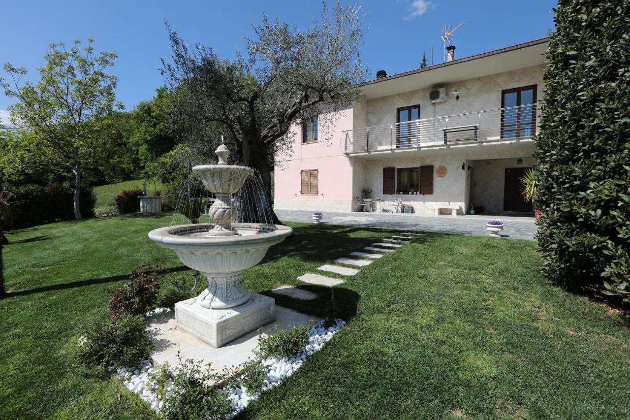 Il Villino Agriturismo B&B Belforte del Chienti Exterior photo