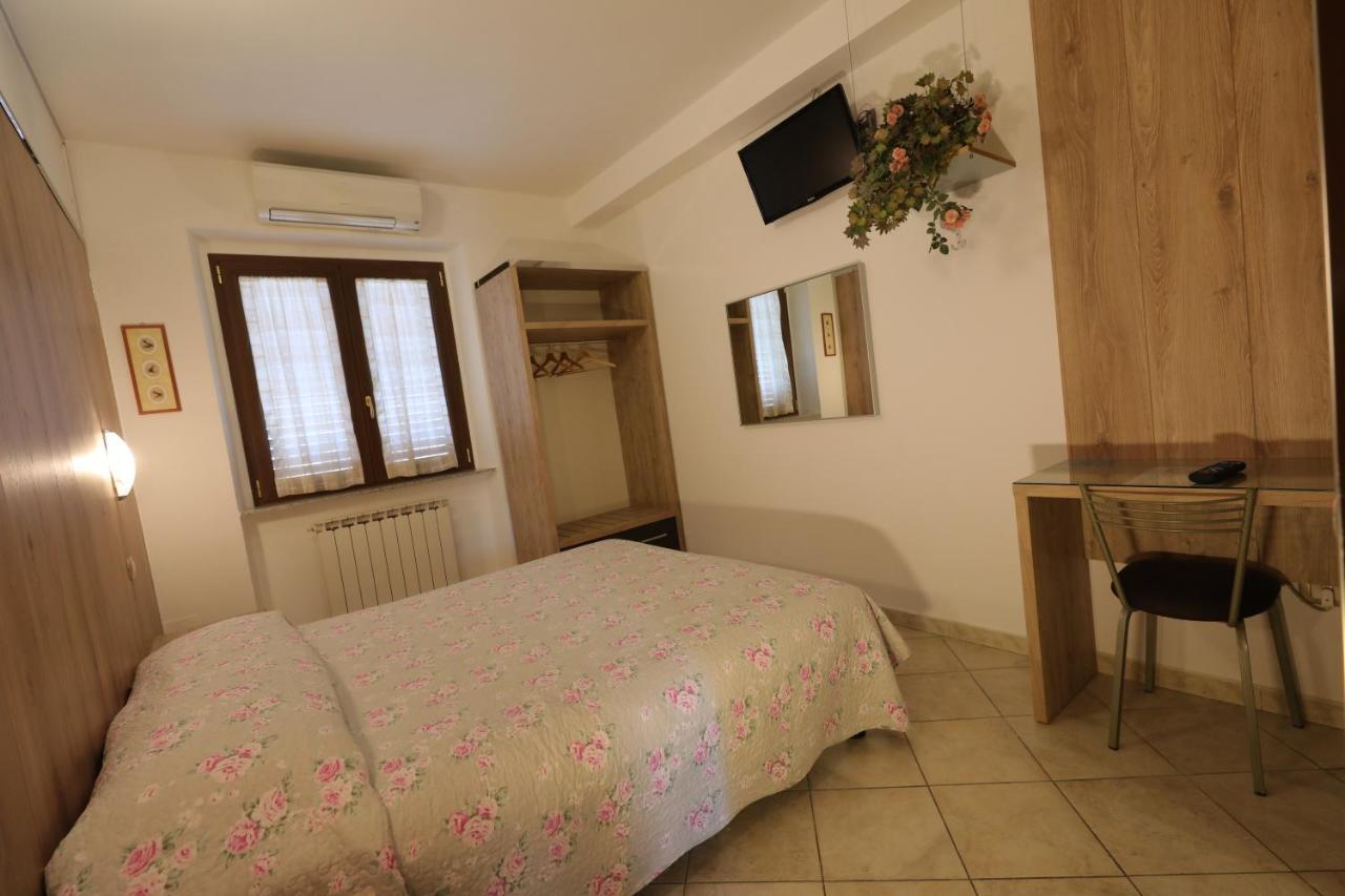 Il Villino Agriturismo B&B Belforte del Chienti Exterior photo